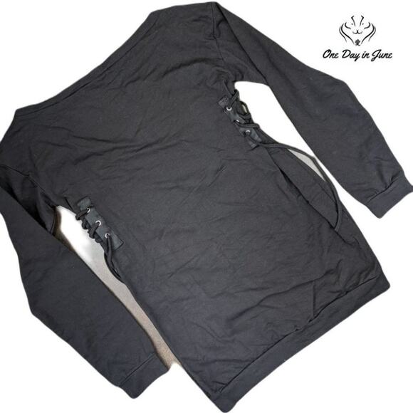 Amzbrly Wide Neck Lace Side Sweatshirt Size M - Picture 2 of 2